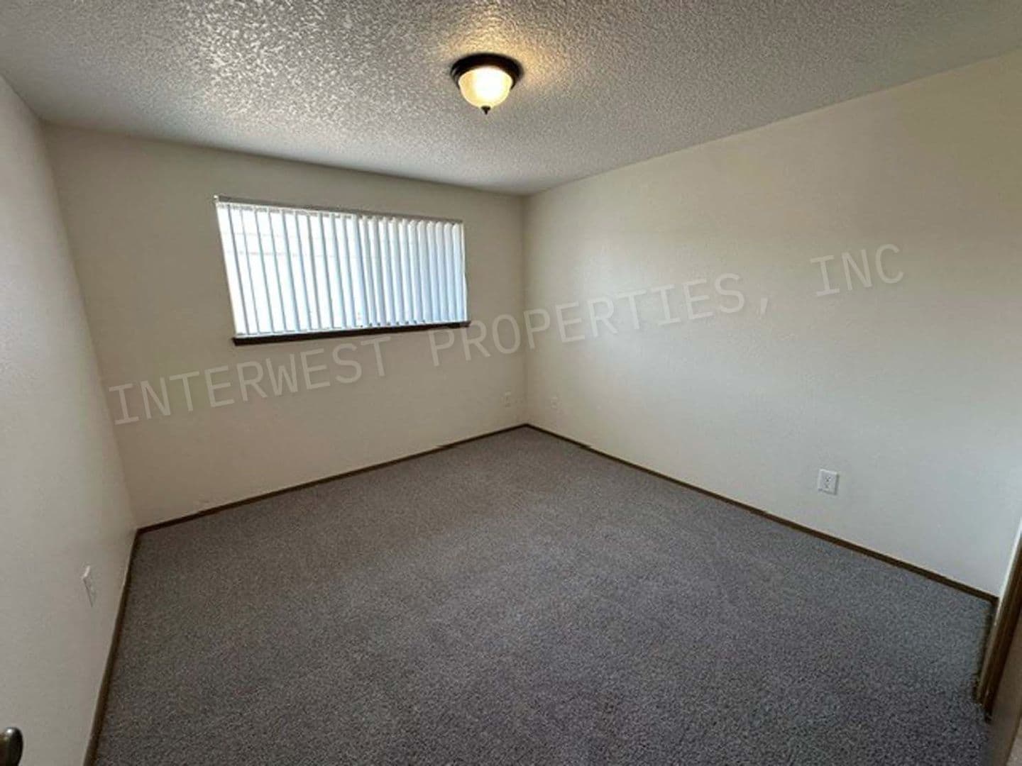 HILLSBORO Apartment: MAPLETREE APTS