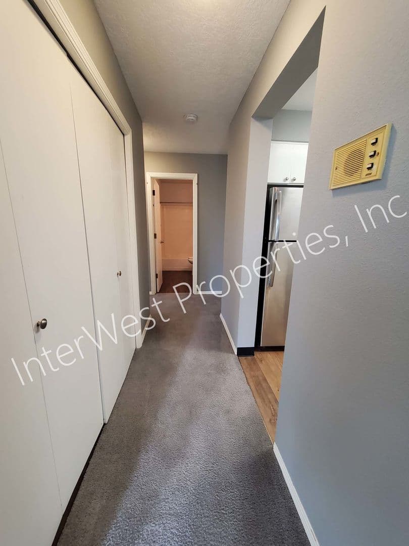 PORTLAND Apartment: 1525 SW 14TH AVE