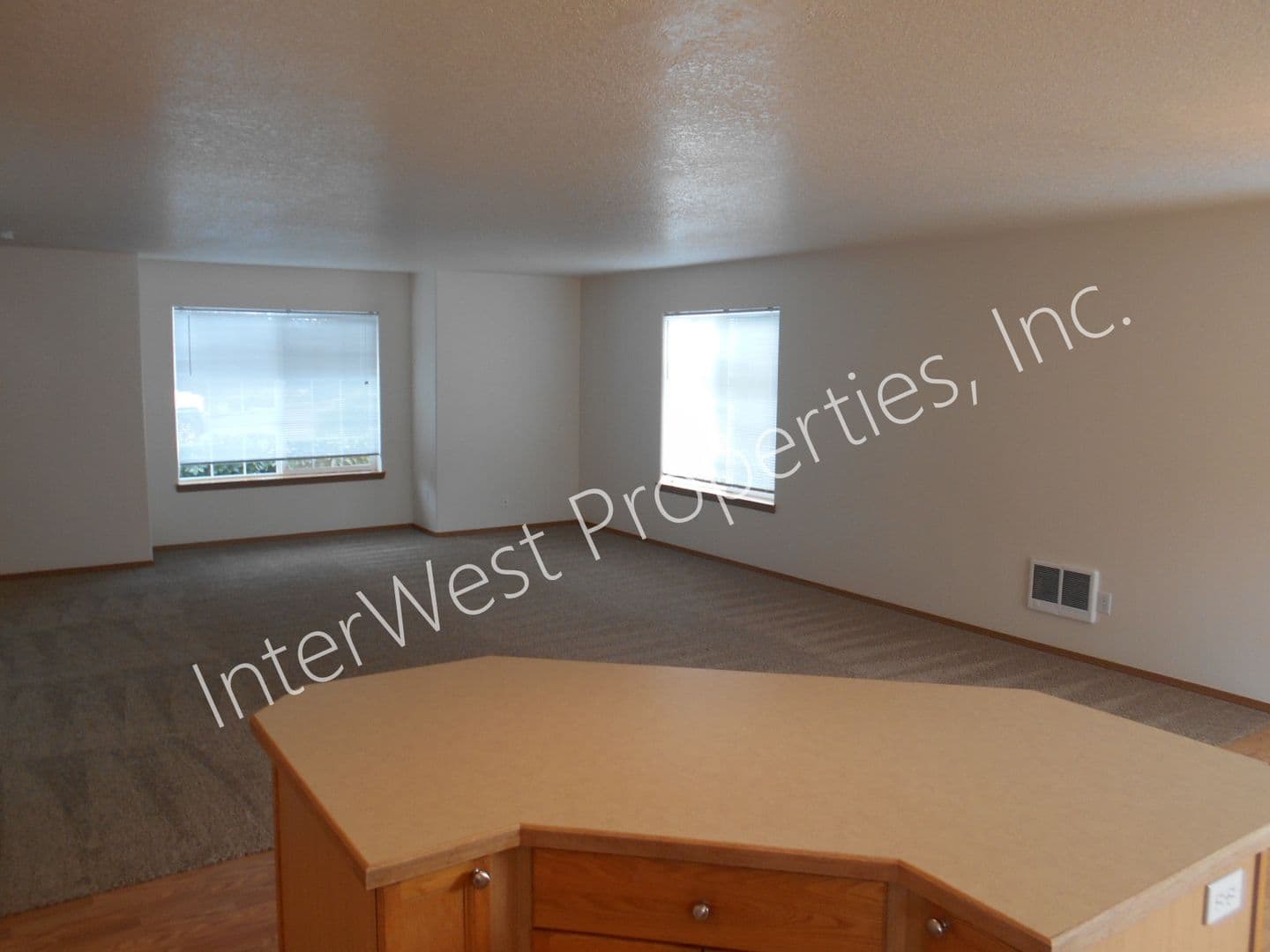 TROUTDALE Apartment: 1663 -- 1671 SW CHERRY PARK RD