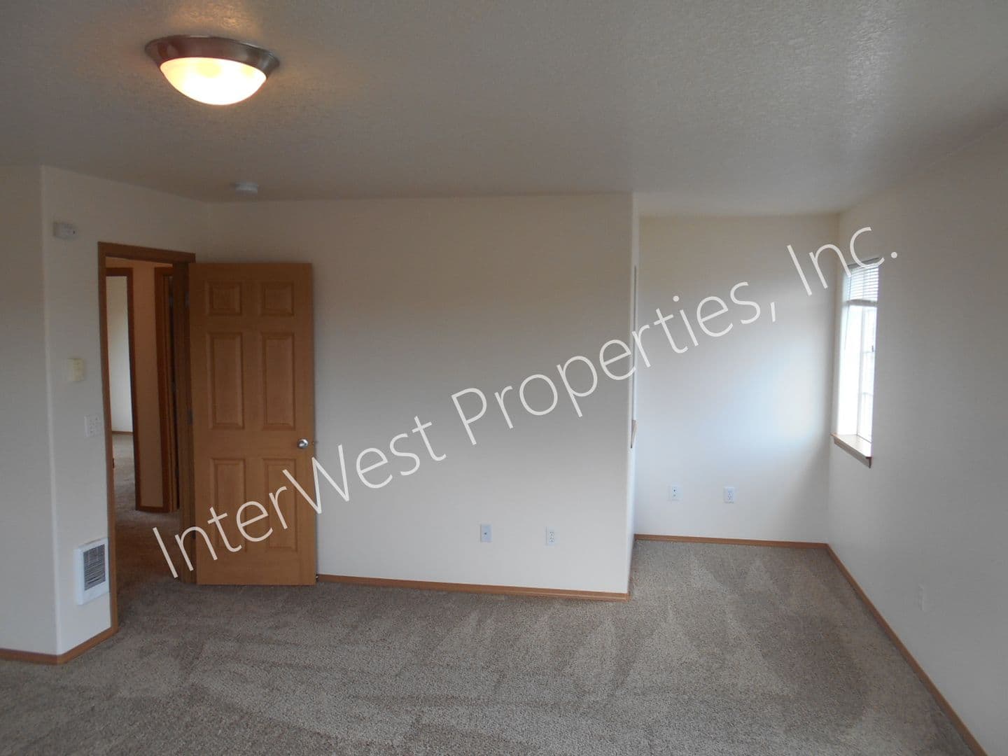 TROUTDALE Apartment: 1663 -- 1671 SW CHERRY PARK RD