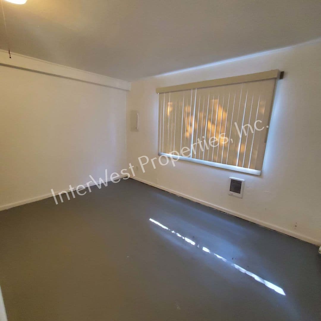 PORTLAND Apartment: 11706 E BURNSIDE STREET