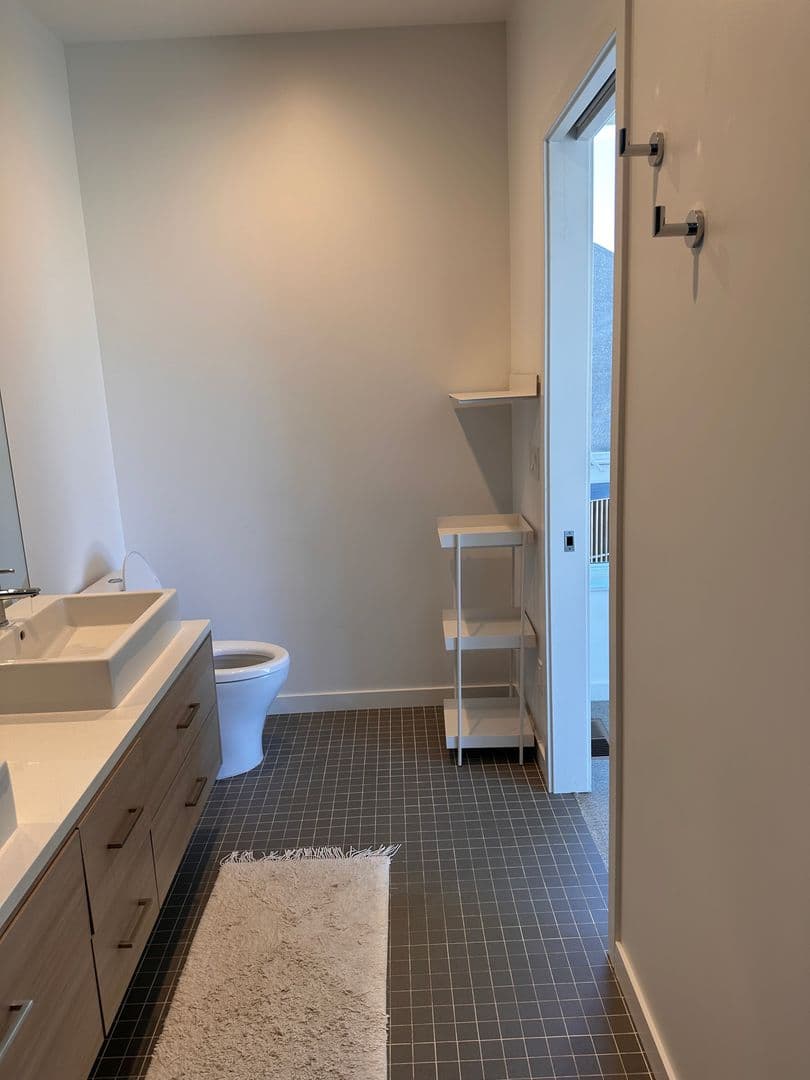 Bend Townhome: 55 SW Wall Street Unit 16