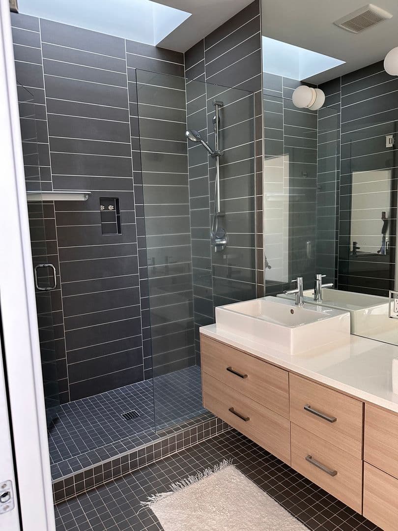 Bend Townhome: 55 SW Wall Street Unit 16