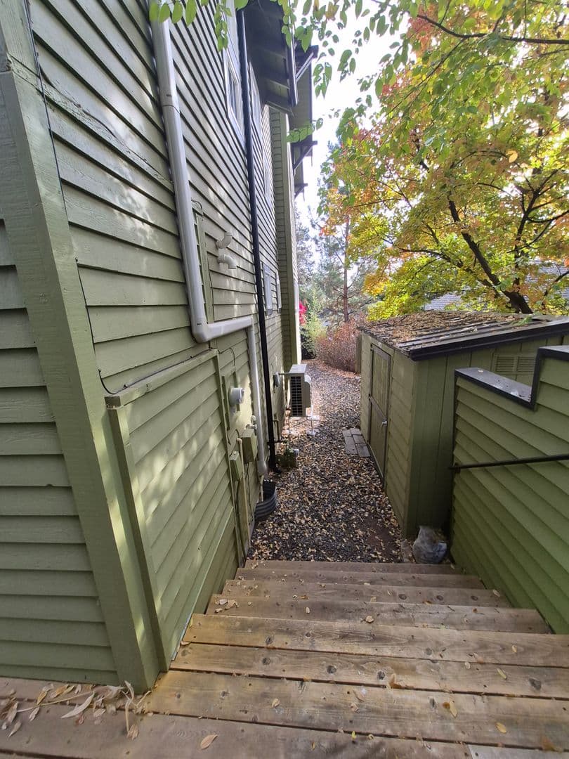 Bend Apartment: 1685 NW 4th Street