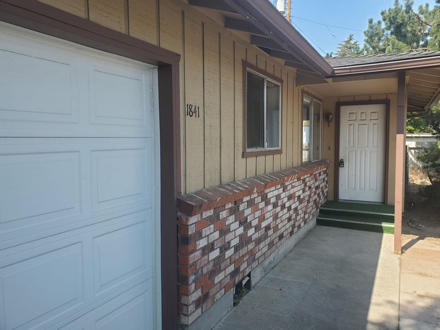 Redmond Apartment: 1841-1843 SW Canal Blvd