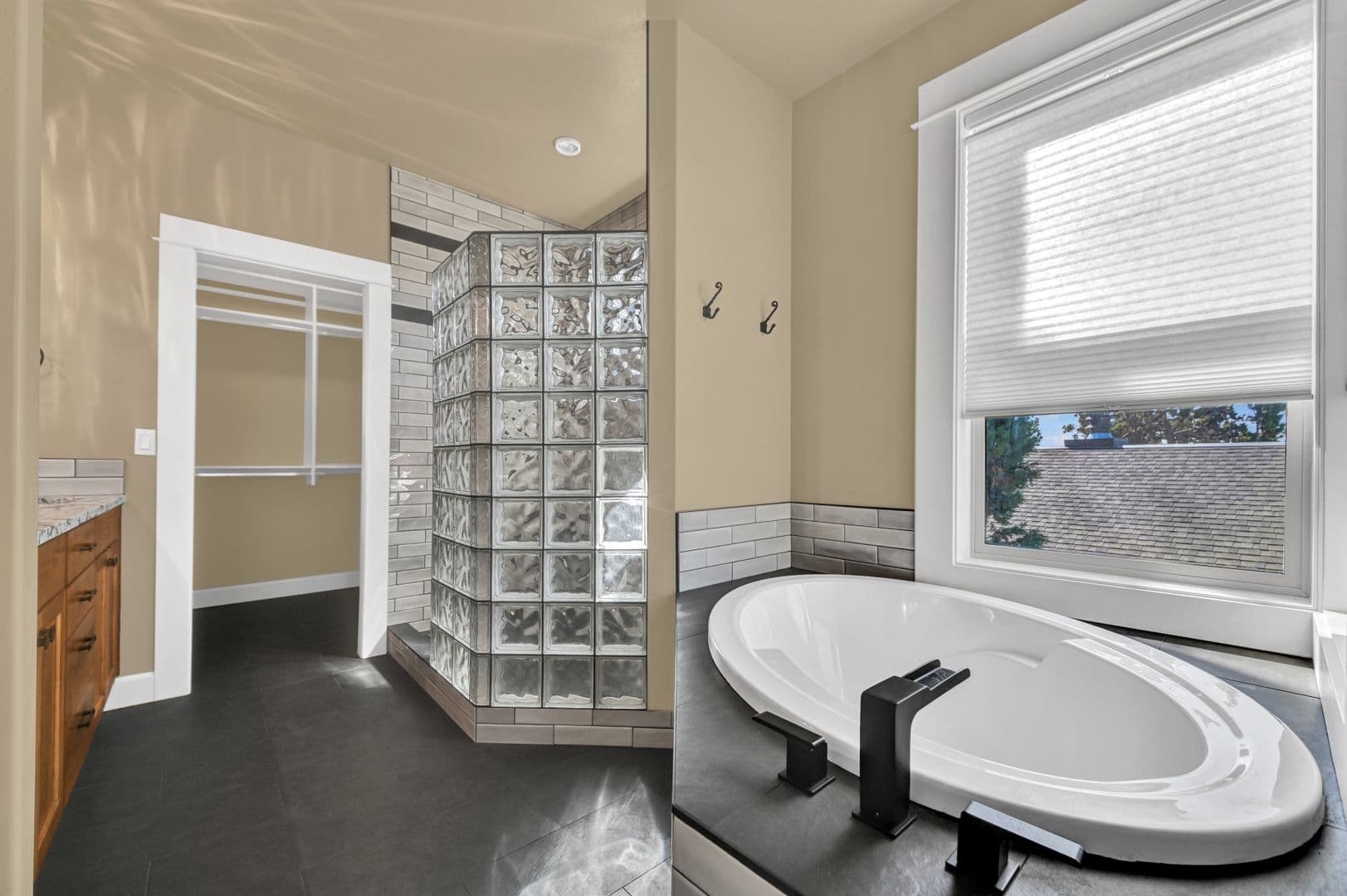 Bend House: 2095 NW Cascade View Dr.