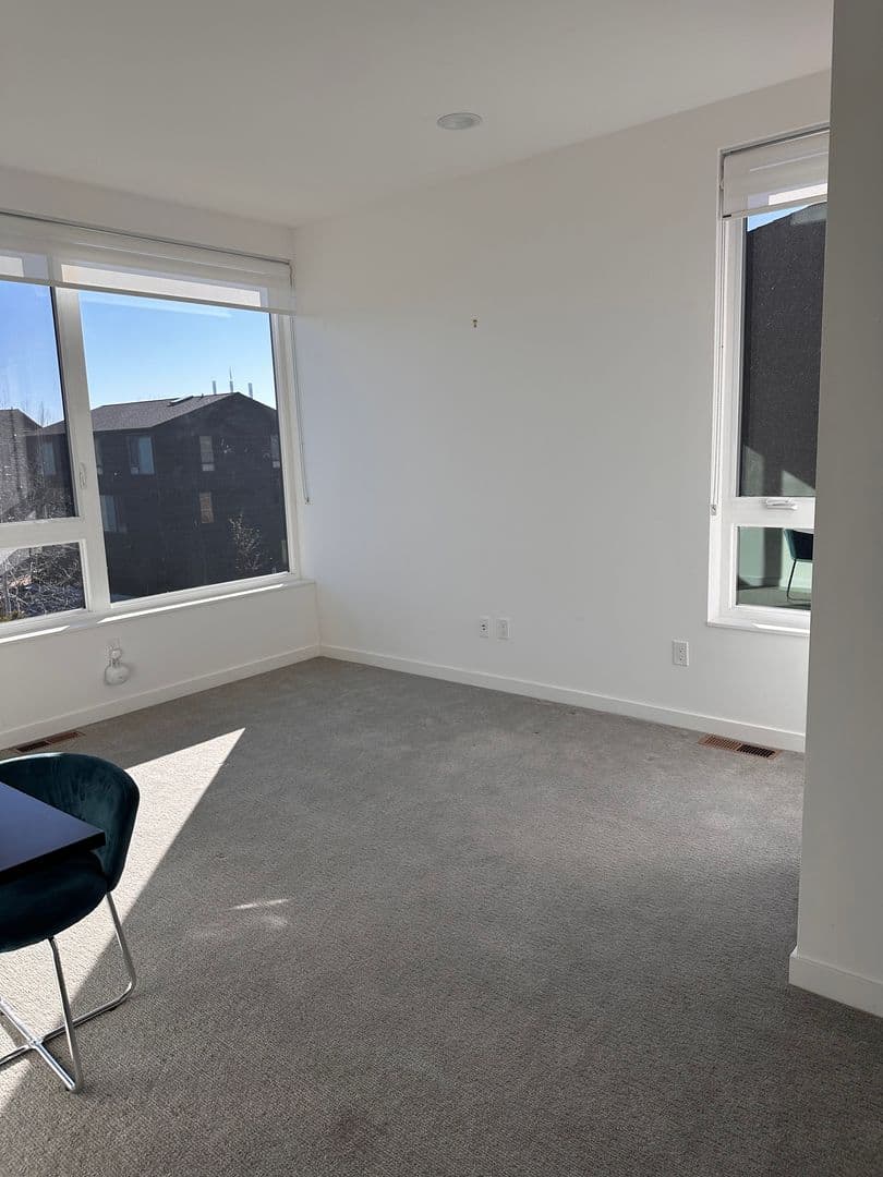 Bend Townhome: 55 SW Wall Street Unit 16