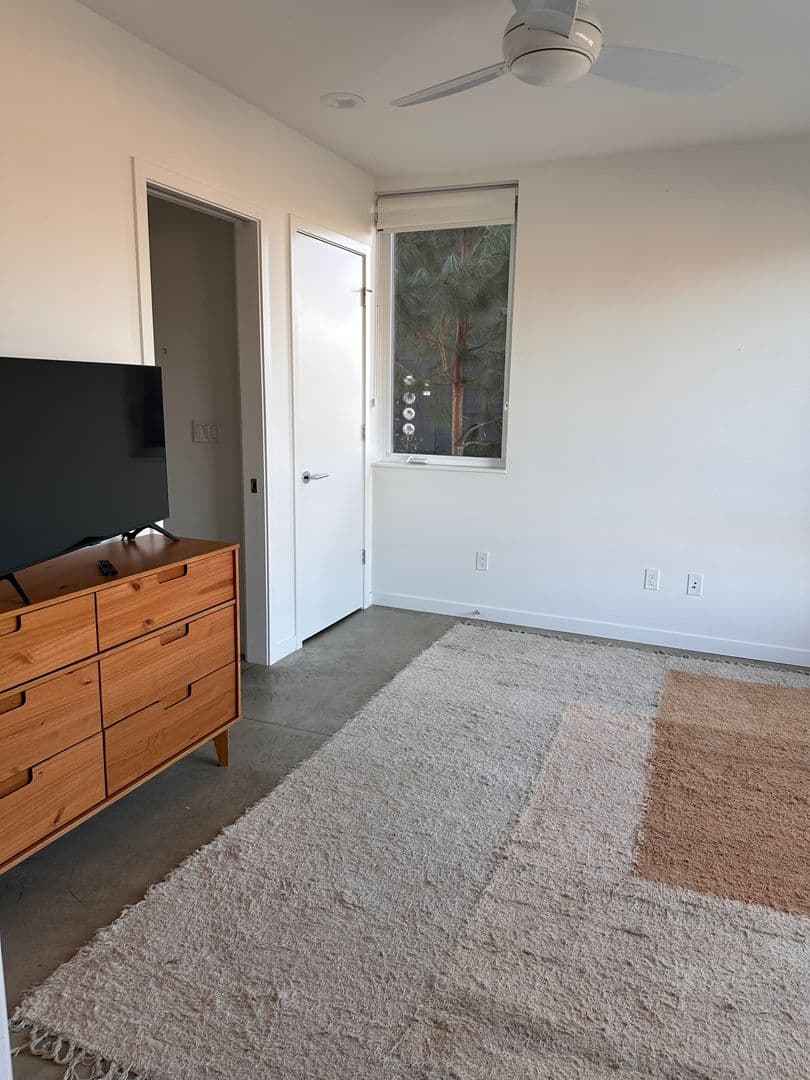 Bend Townhome: 55 SW Wall Street Unit 16