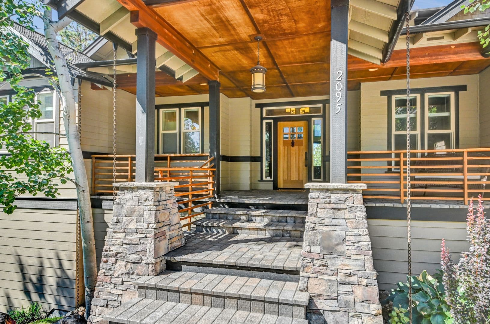 Bend House: 2095 NW Cascade View Dr.