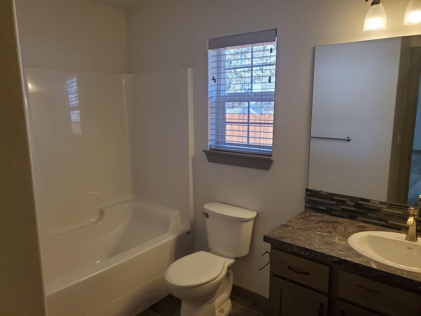 Redmond Apartment: 1545 SW Kalama Ave