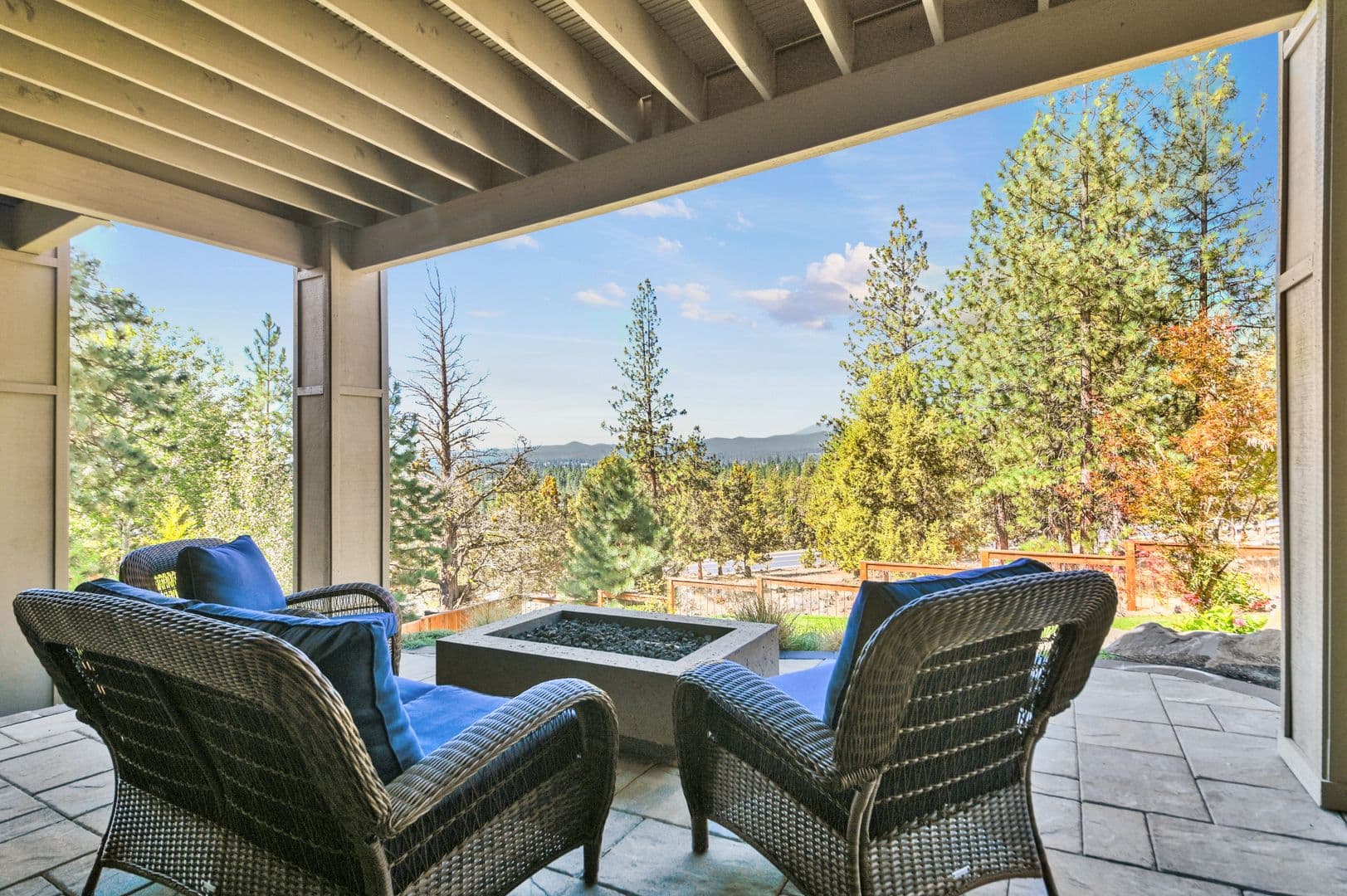 Bend House: 2095 NW Cascade View Dr.