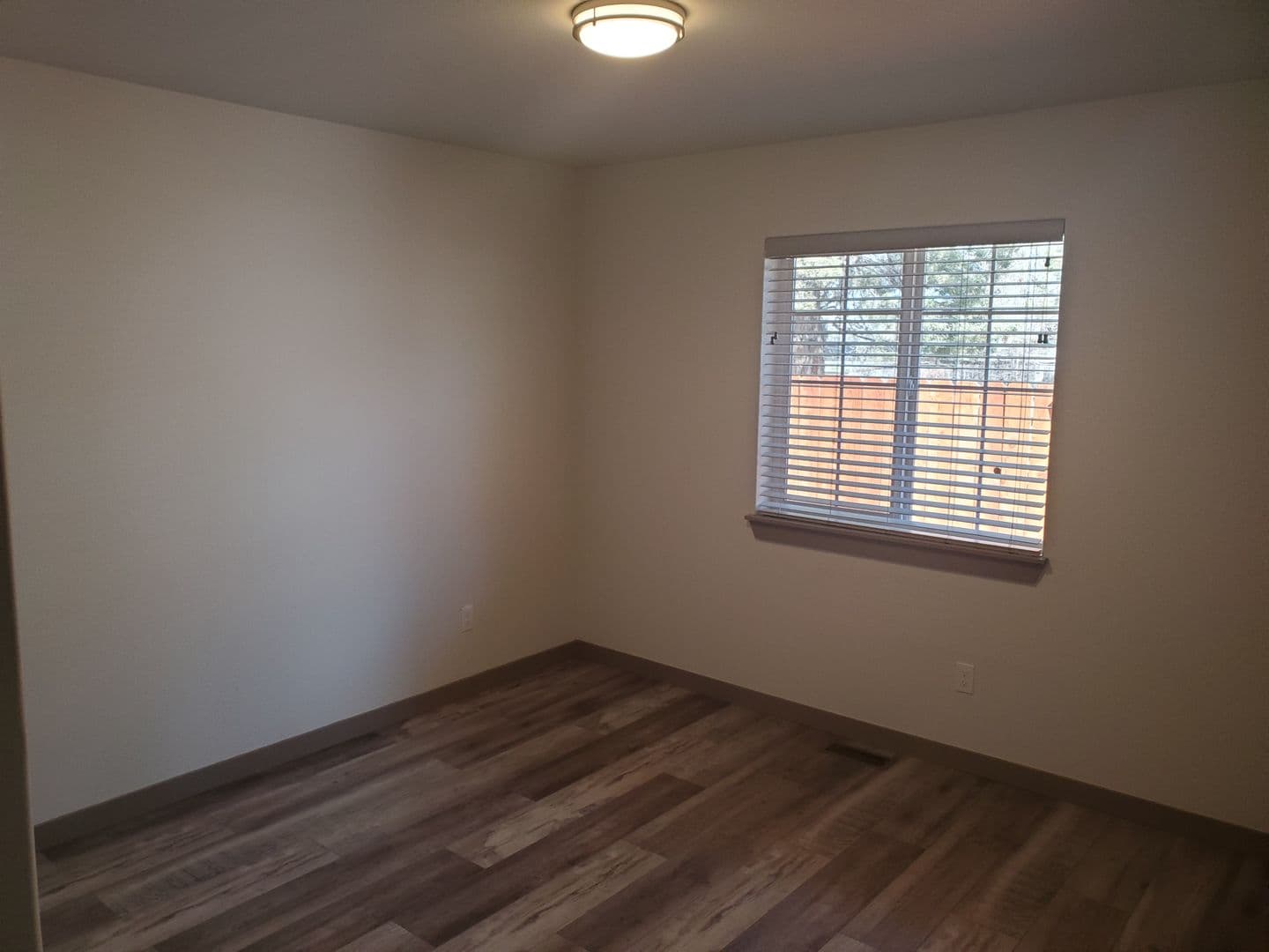 Redmond Apartment: 1545 SW Kalama Ave