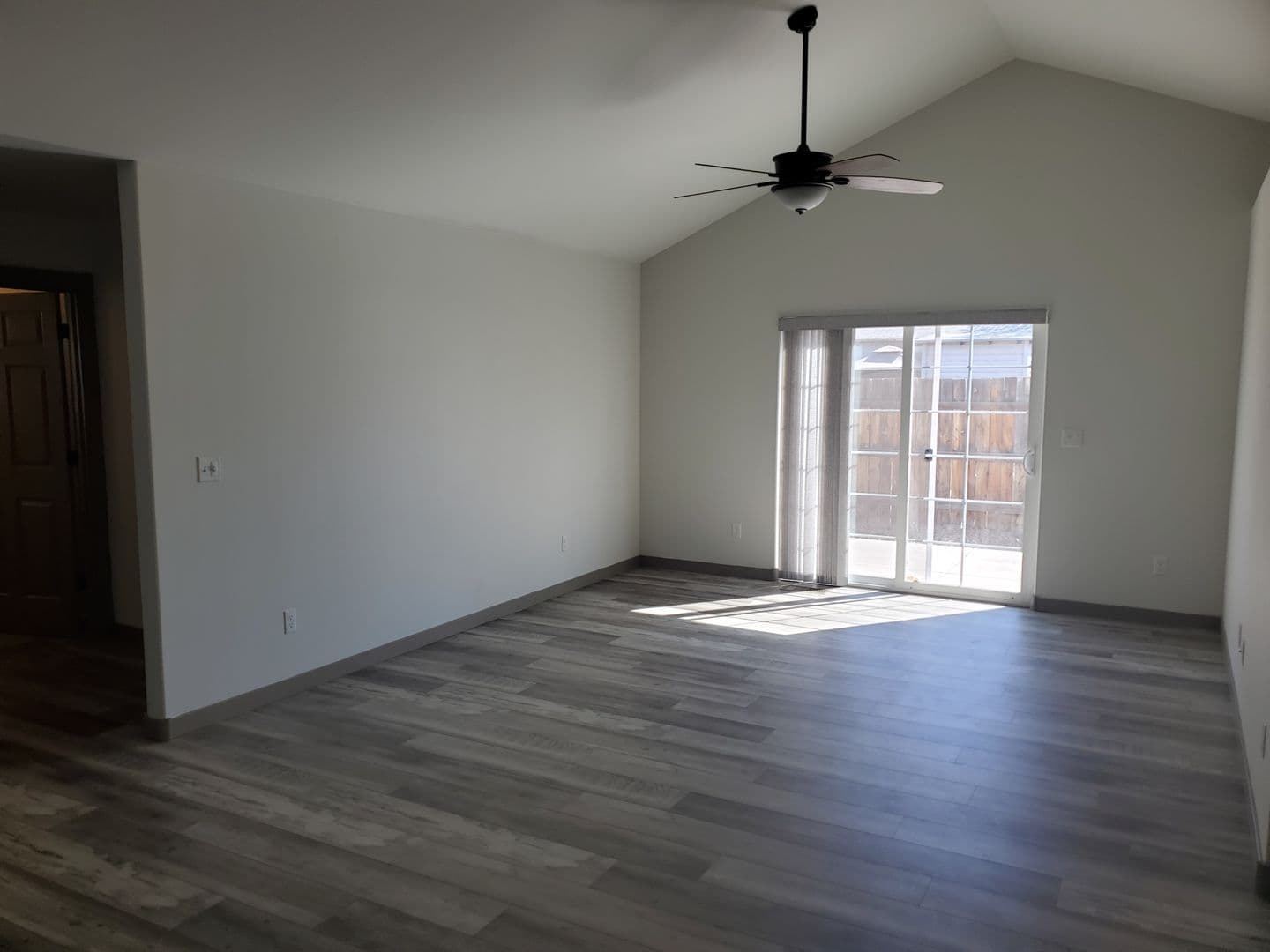 Redmond Apartment: 1545 SW Kalama Ave