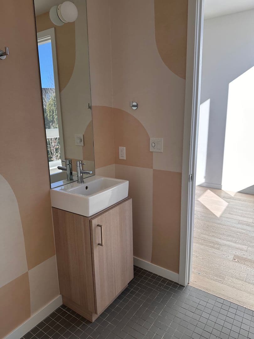Bend Townhome: 55 SW Wall Street Unit 16