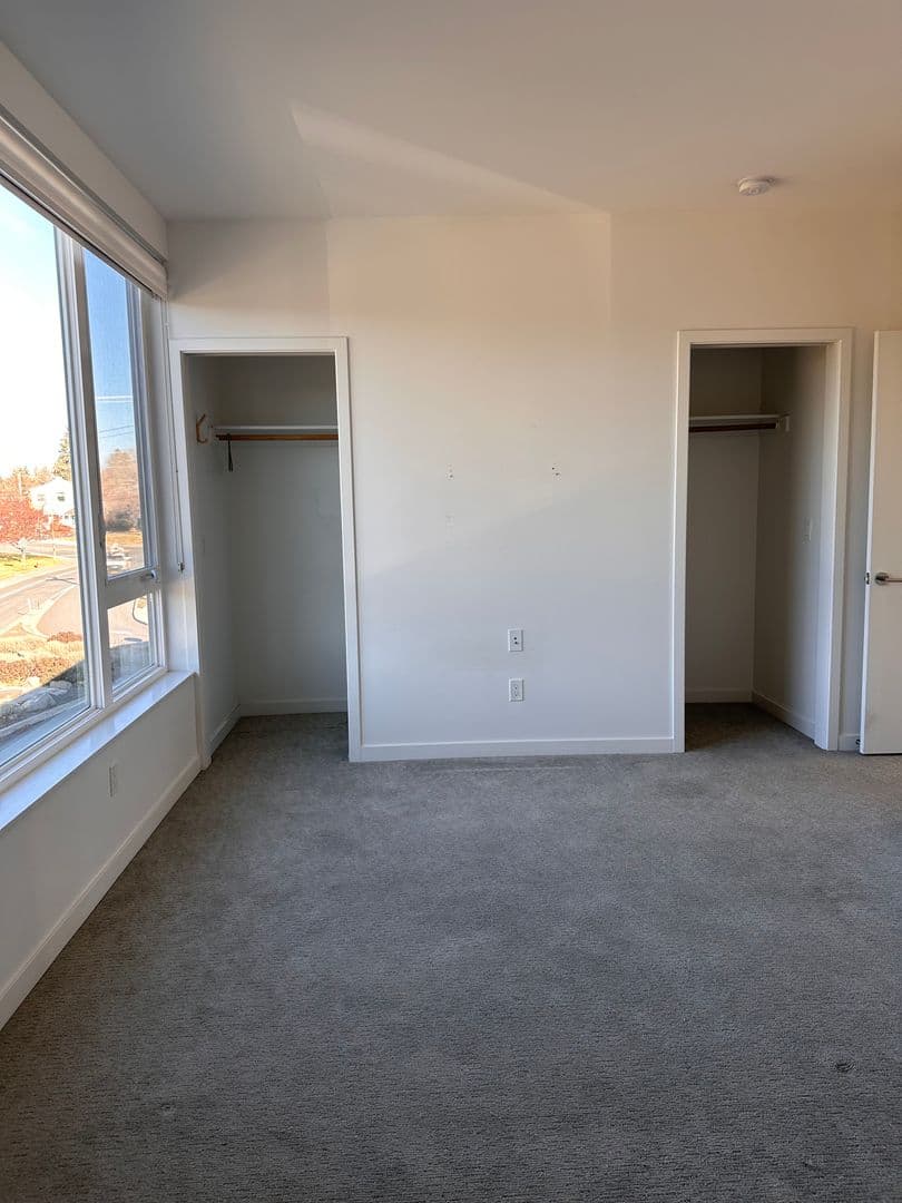 Bend Townhome: 55 SW Wall Street Unit 16