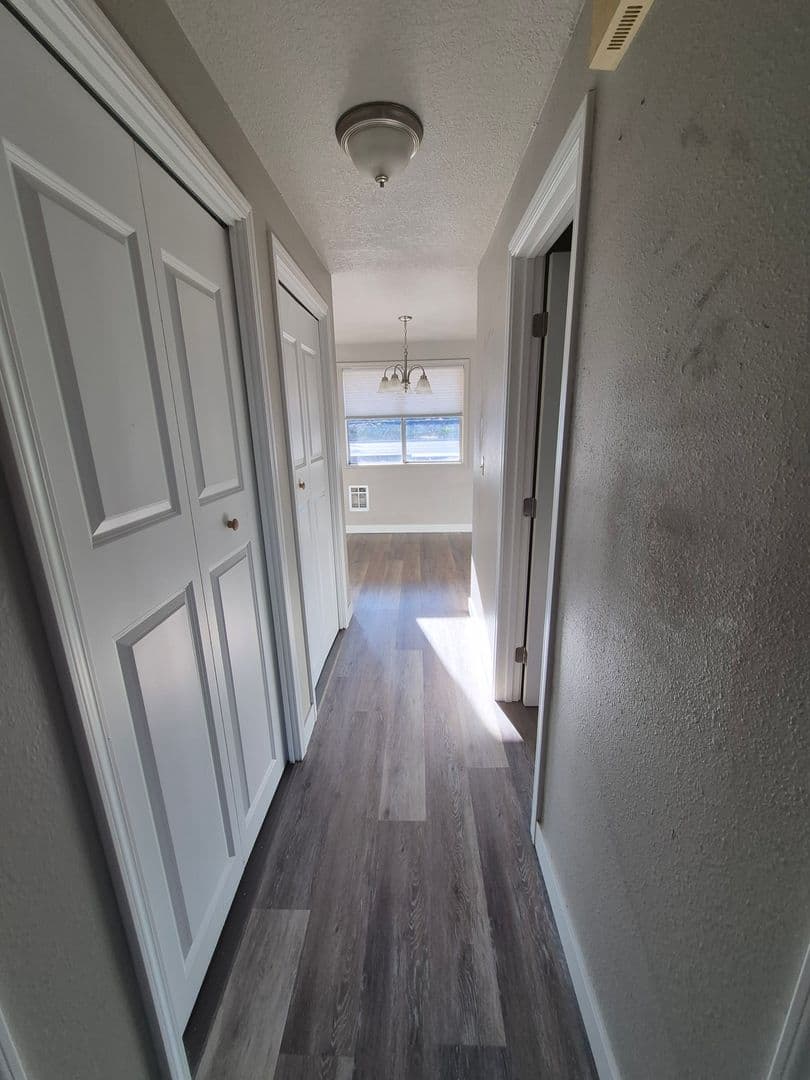 Redmond Apartment: 1841-1843 SW Canal Blvd