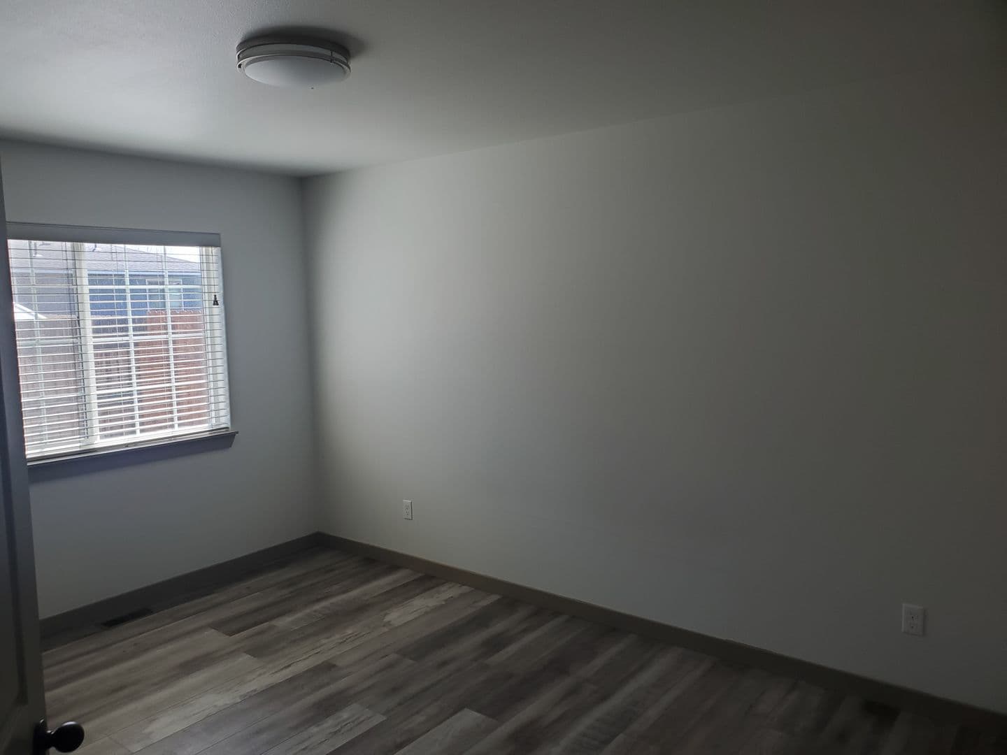 Redmond Apartment: 1545 SW Kalama Ave