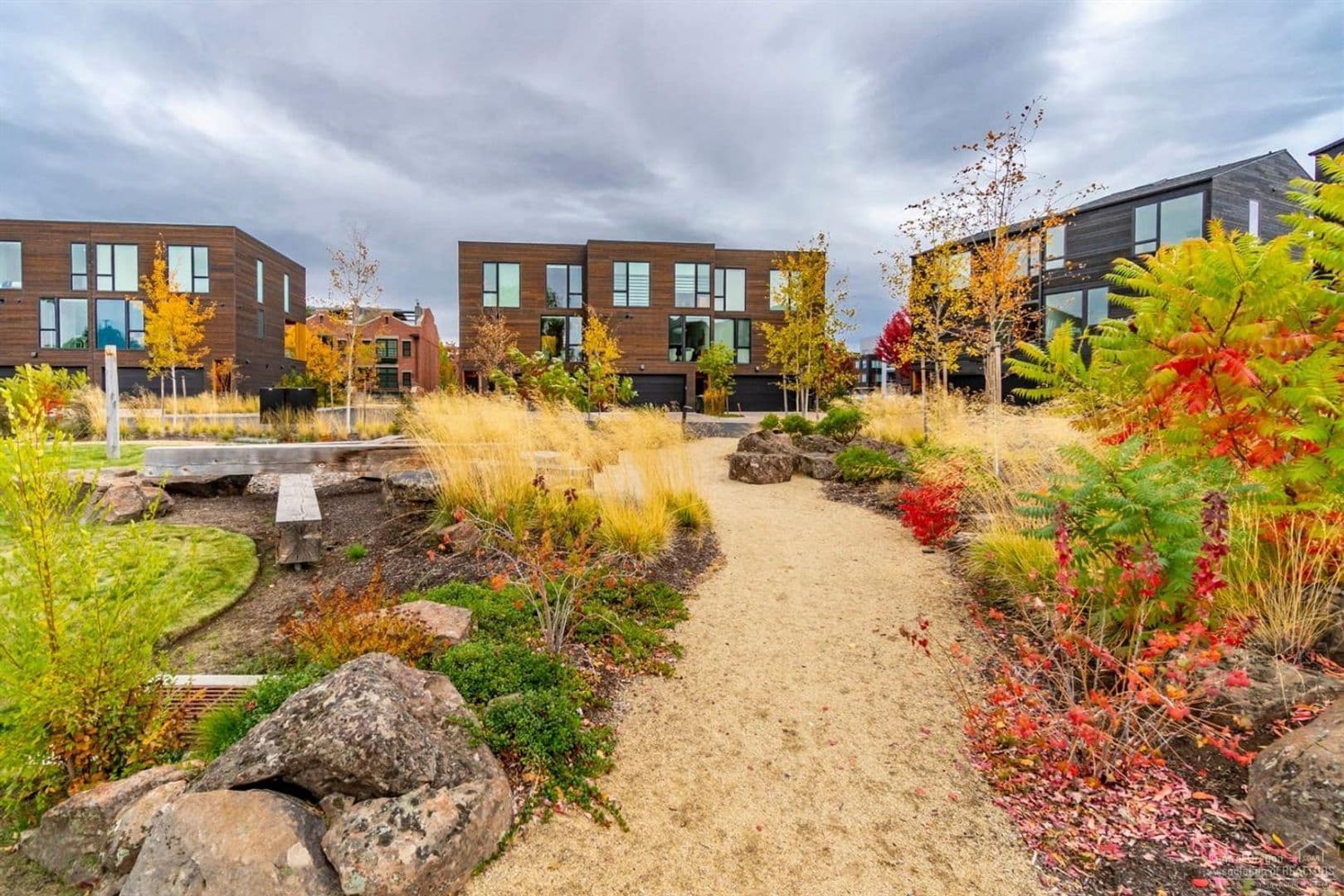 Bend Townhome: 55 SW Wall Street Unit 16