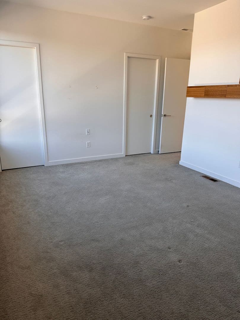 Bend Townhome: 55 SW Wall Street Unit 16