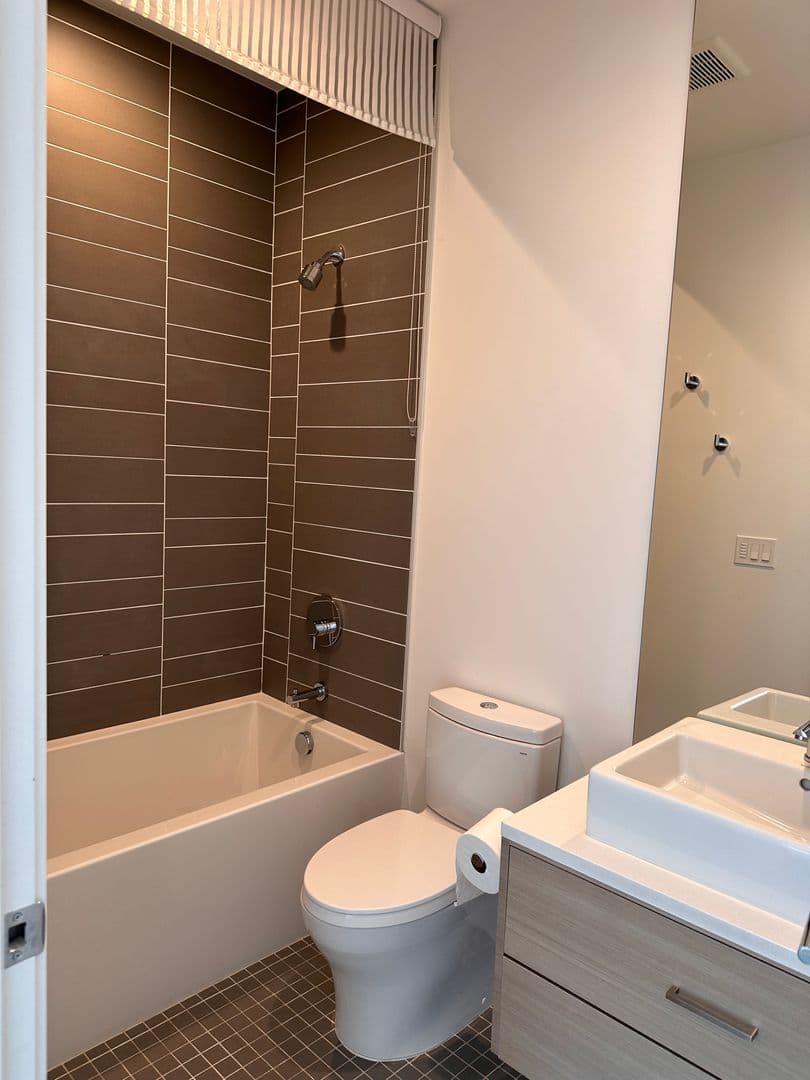Bend Townhome: 55 SW Wall Street Unit 16