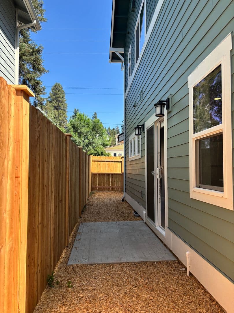 Bend Townhome: 605 NW Portland Ave.