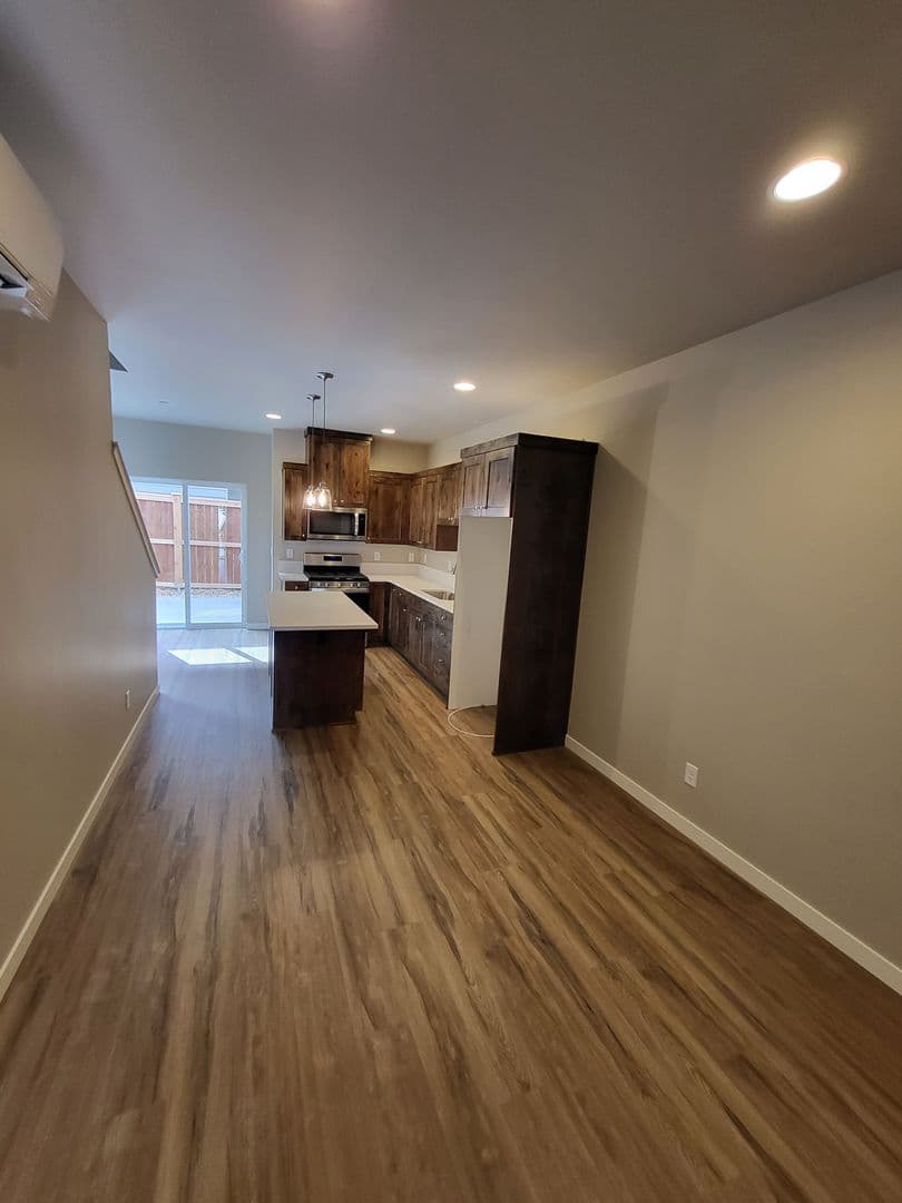 Bend Apartment: 61570 Lucia Street