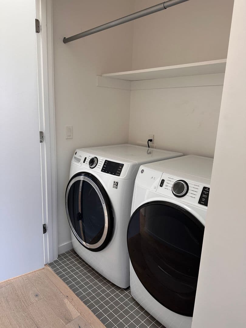 Bend Townhome: 55 SW Wall Street Unit 16