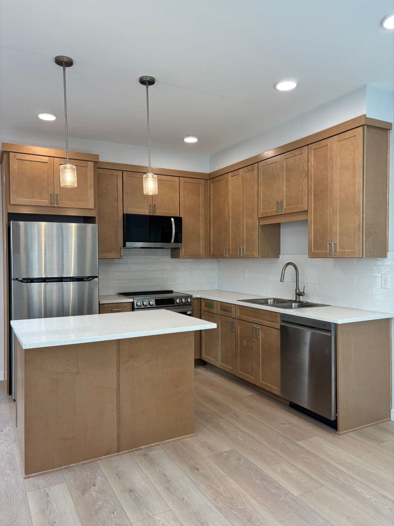 Bend Townhome: 605 NW Portland Ave.