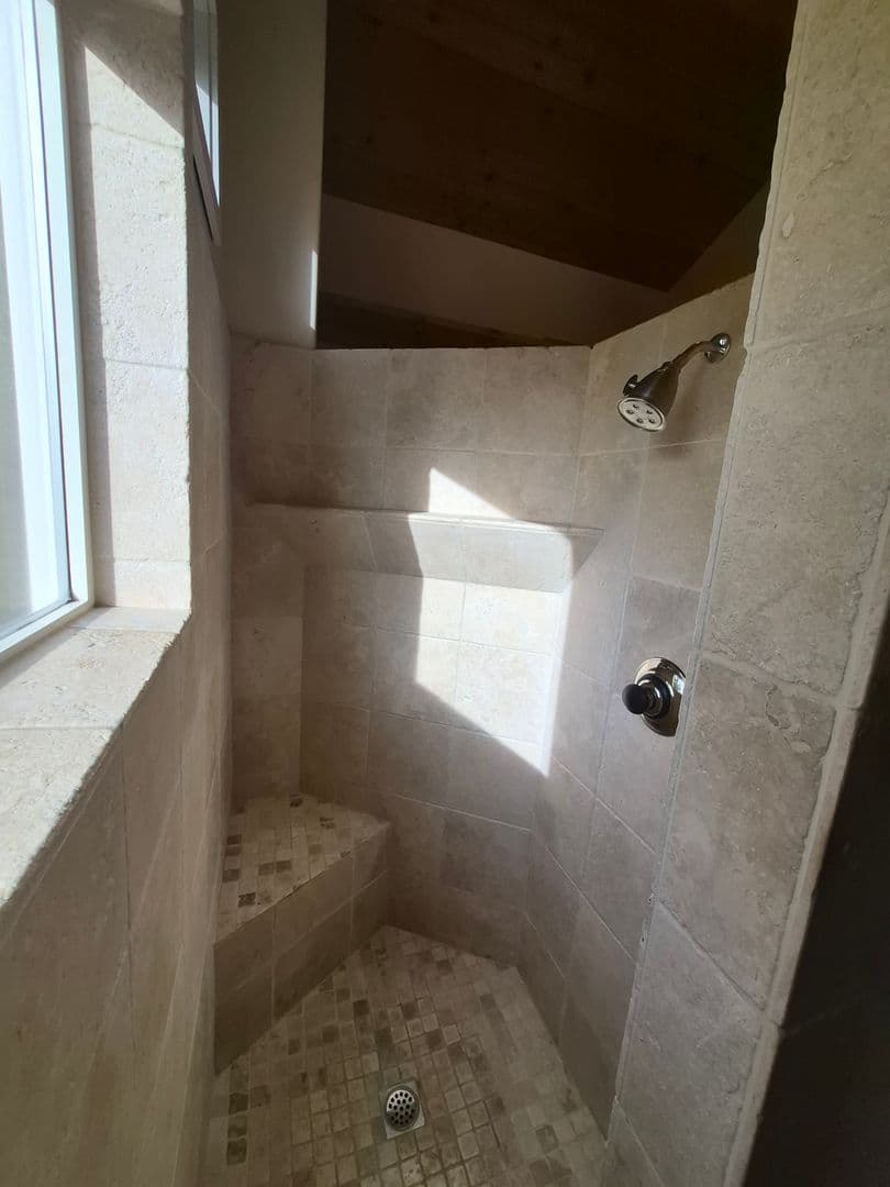 Bend Apartment: 1685 NW 4th Street