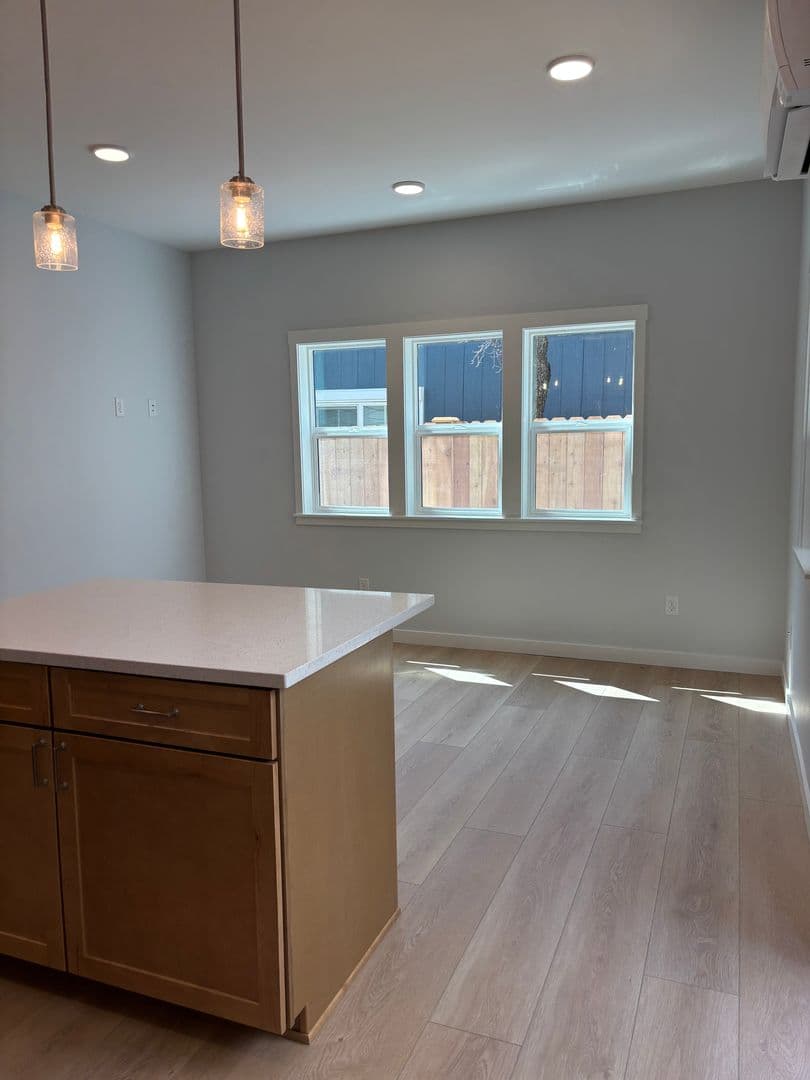 Bend Townhome: 605 NW Portland Ave.