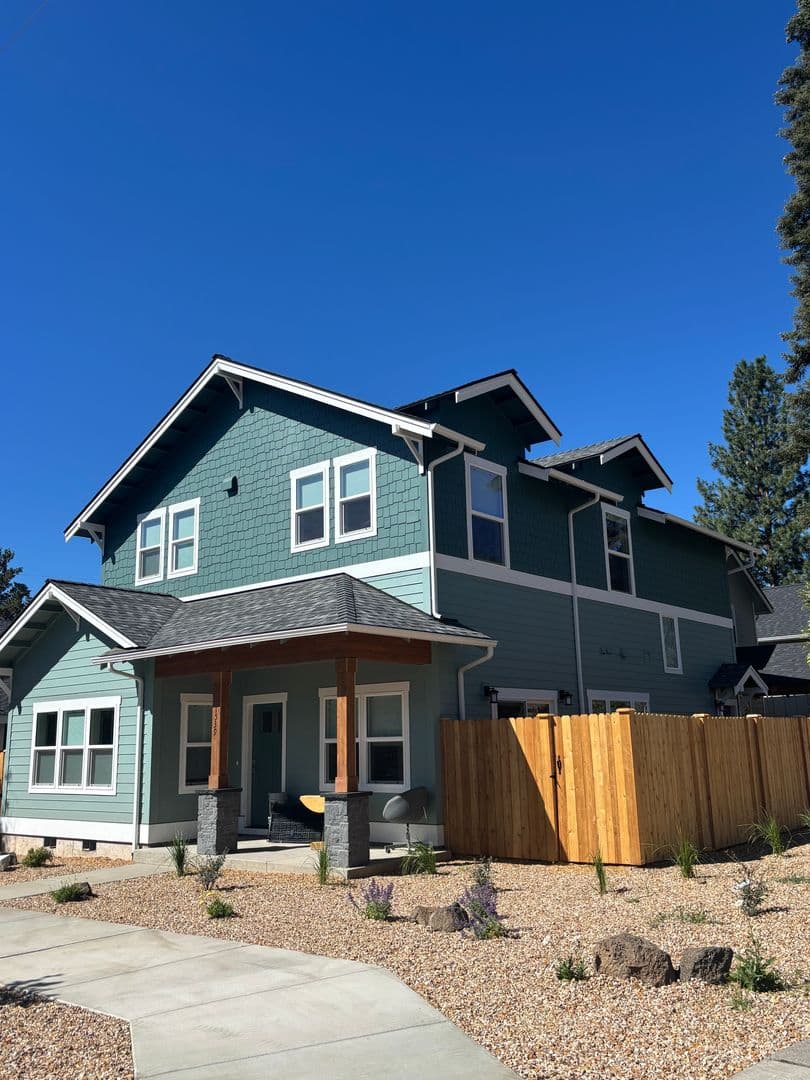 Bend Townhome: 605 NW Portland Ave.