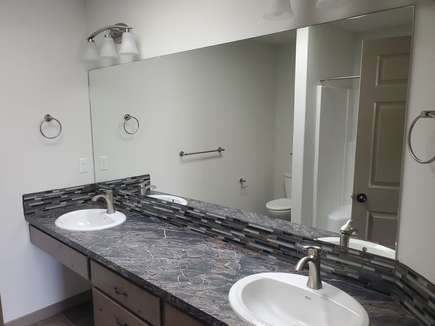 Redmond Apartment: 1545 SW Kalama Ave