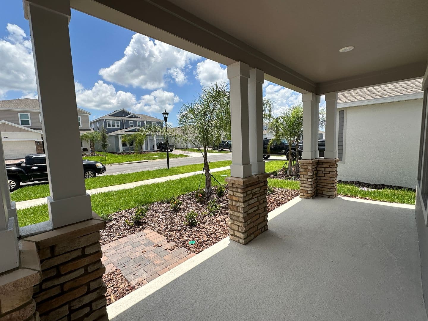 Clermont House: 2892 Armstrong Ave