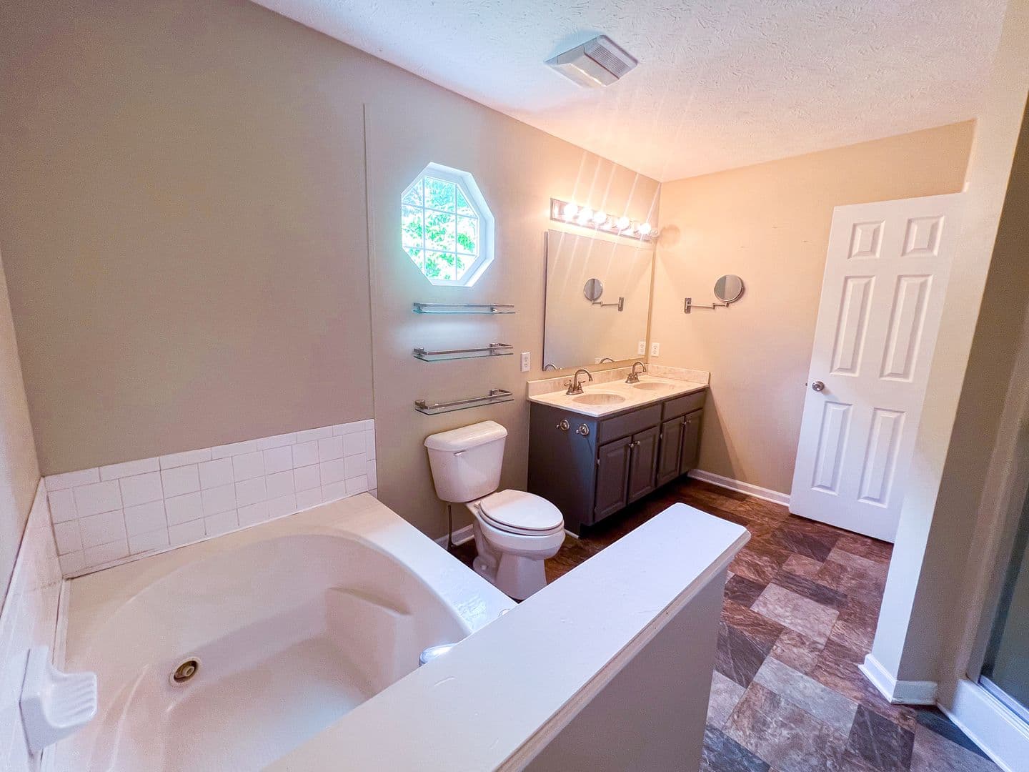 Indianapolis House: 10640 Northern Dancer Dr