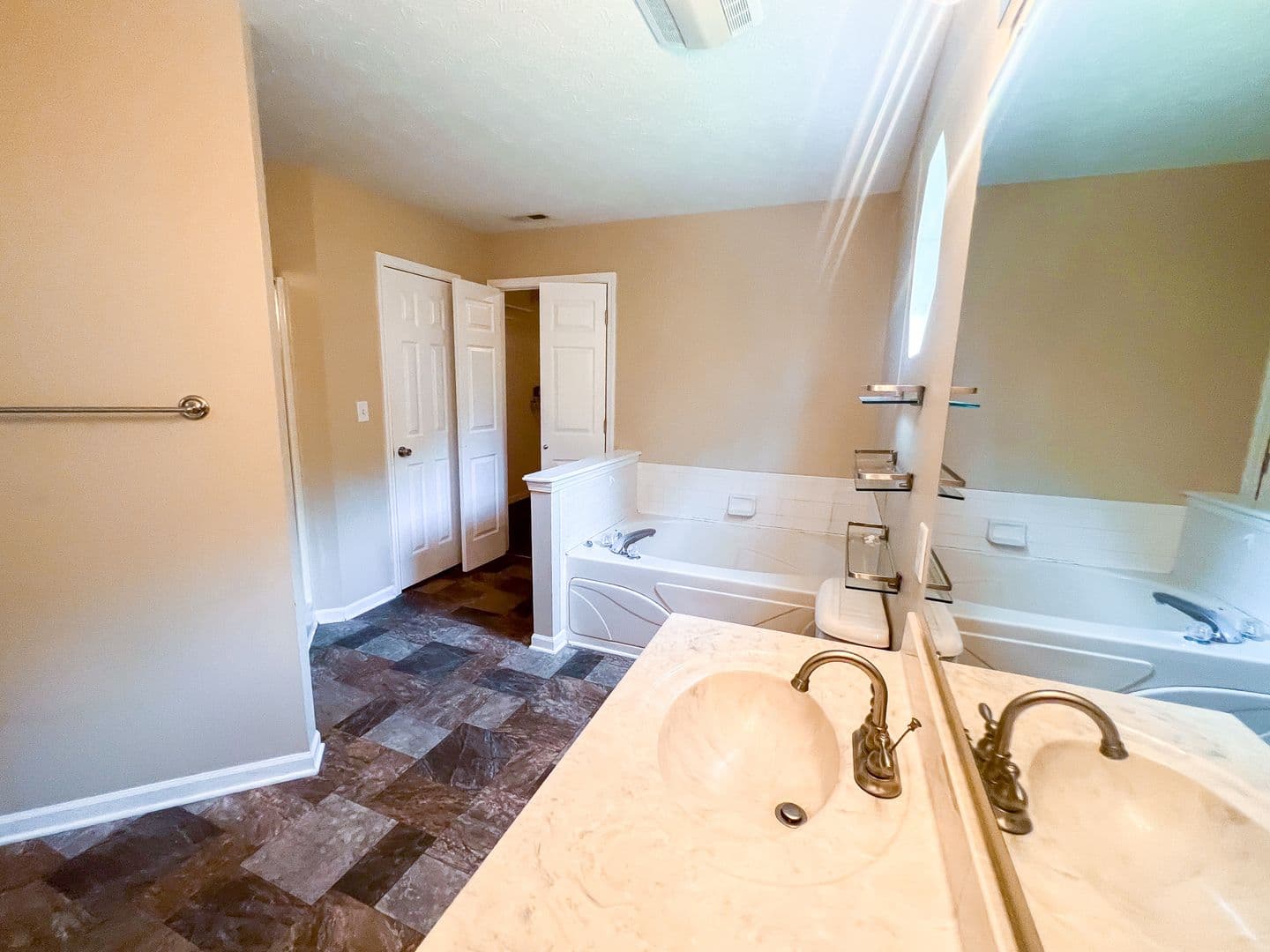 Indianapolis House: 10640 Northern Dancer Dr