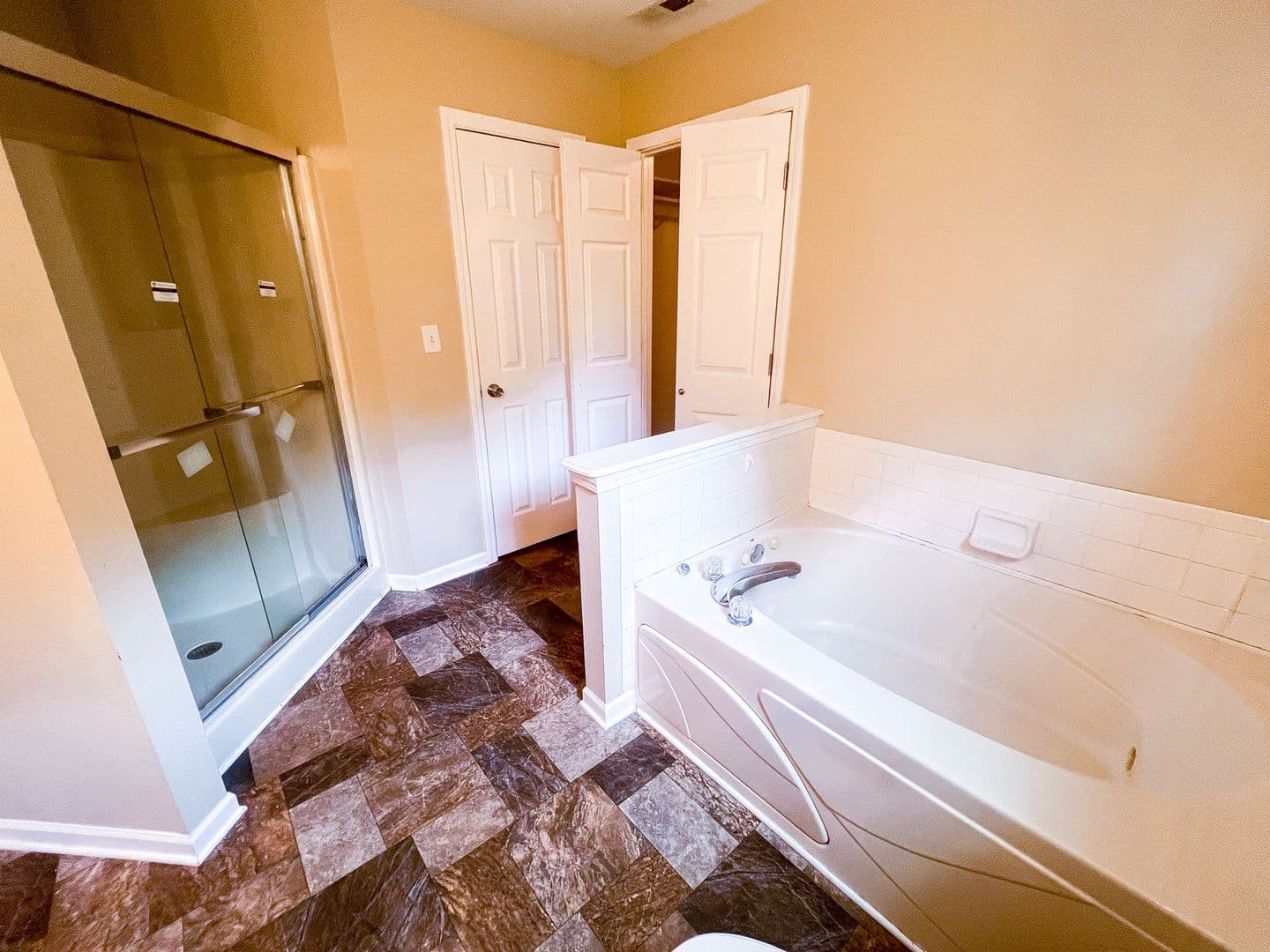 Indianapolis House: 10640 Northern Dancer Dr