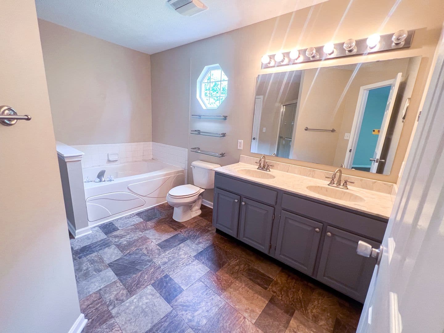 Indianapolis House: 10640 Northern Dancer Dr