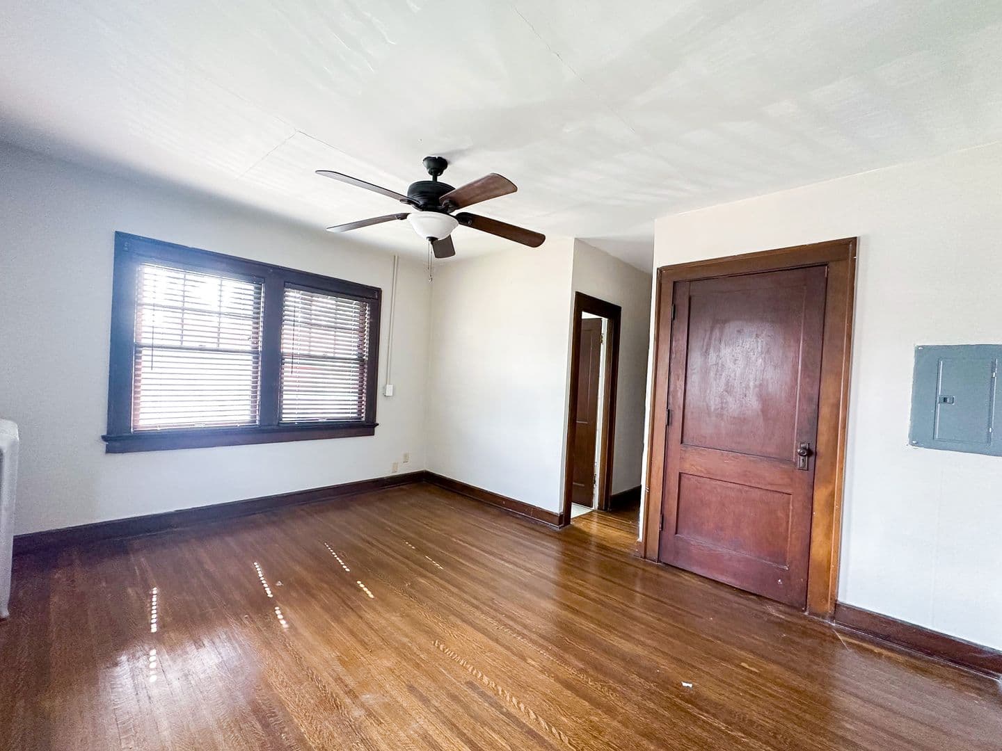 Indianapolis Apartment: 5819 E Washington Unit 8