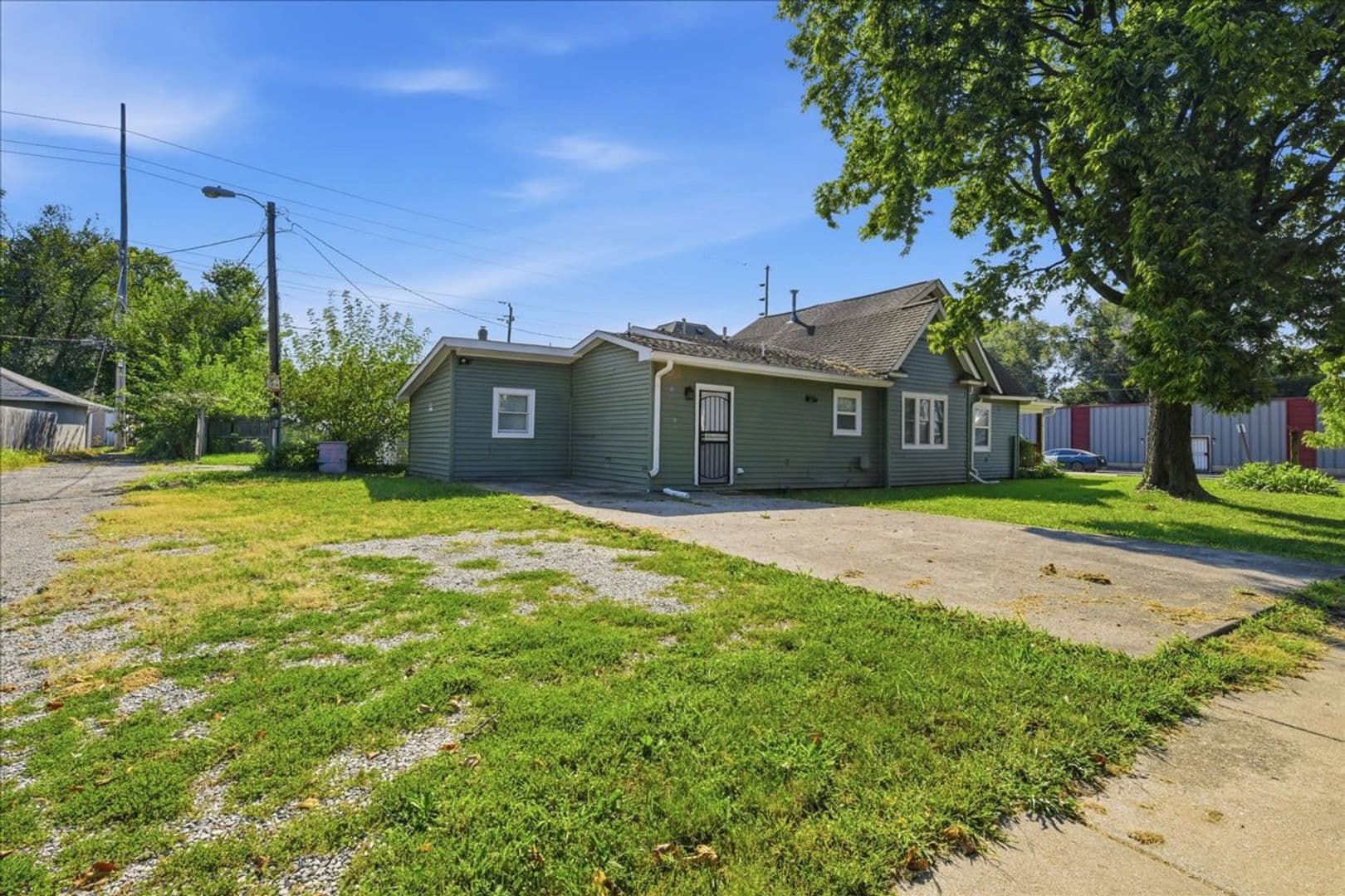 Indianapolis House: 4004 E Michigan St