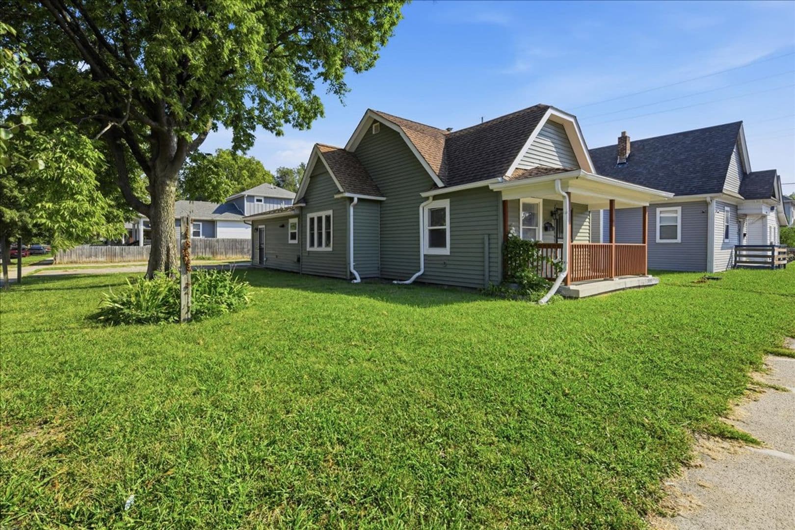 Indianapolis House: 4004 E Michigan St