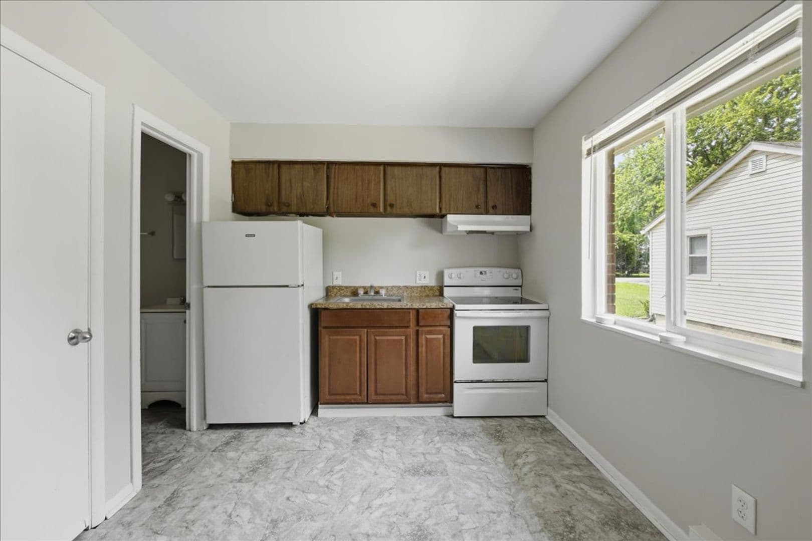 Indianapolis Apartment: 8820 E 45th St
