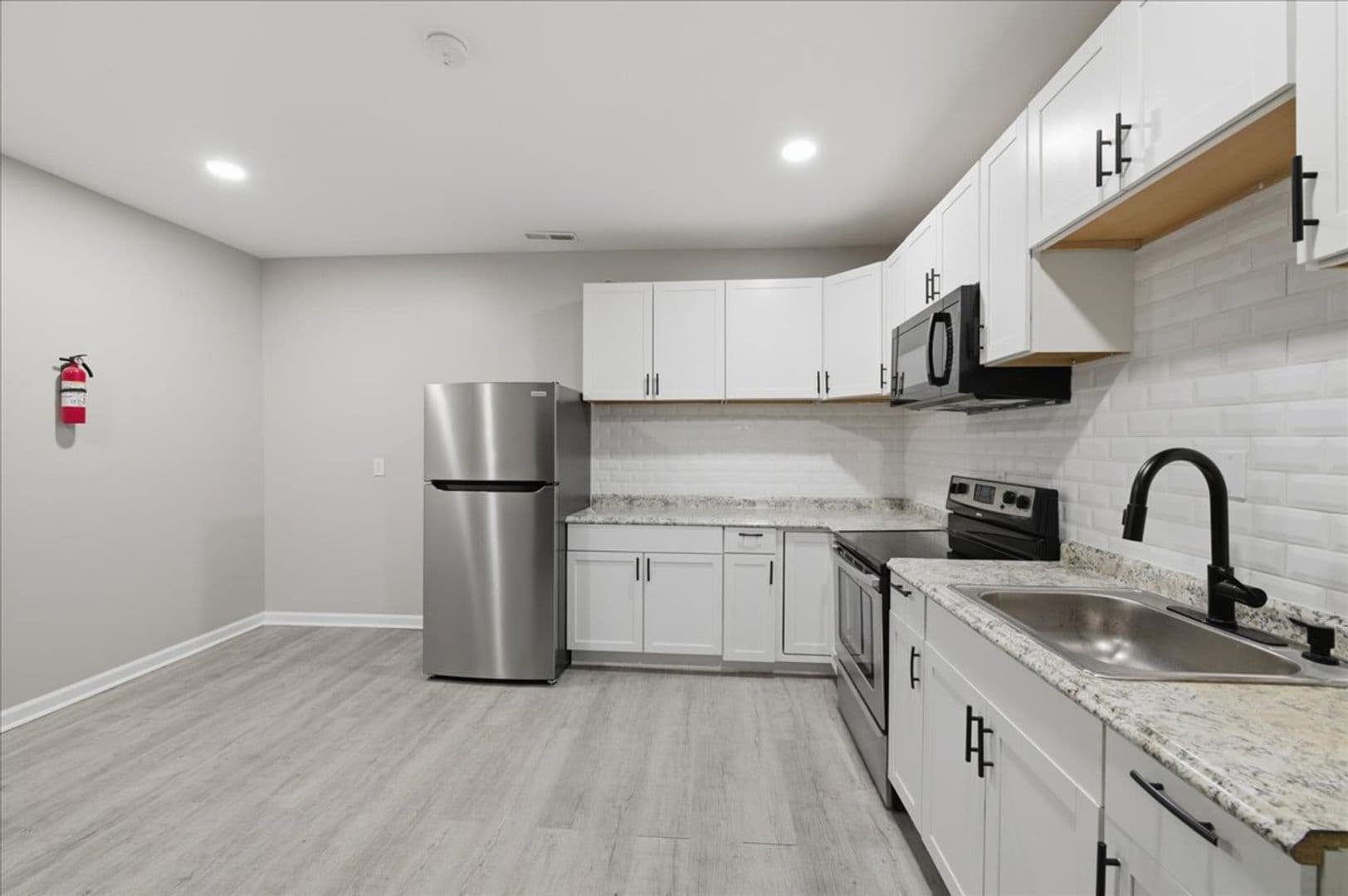Indianapolis Multiplex: 28 S Dearborn Street - Unit A