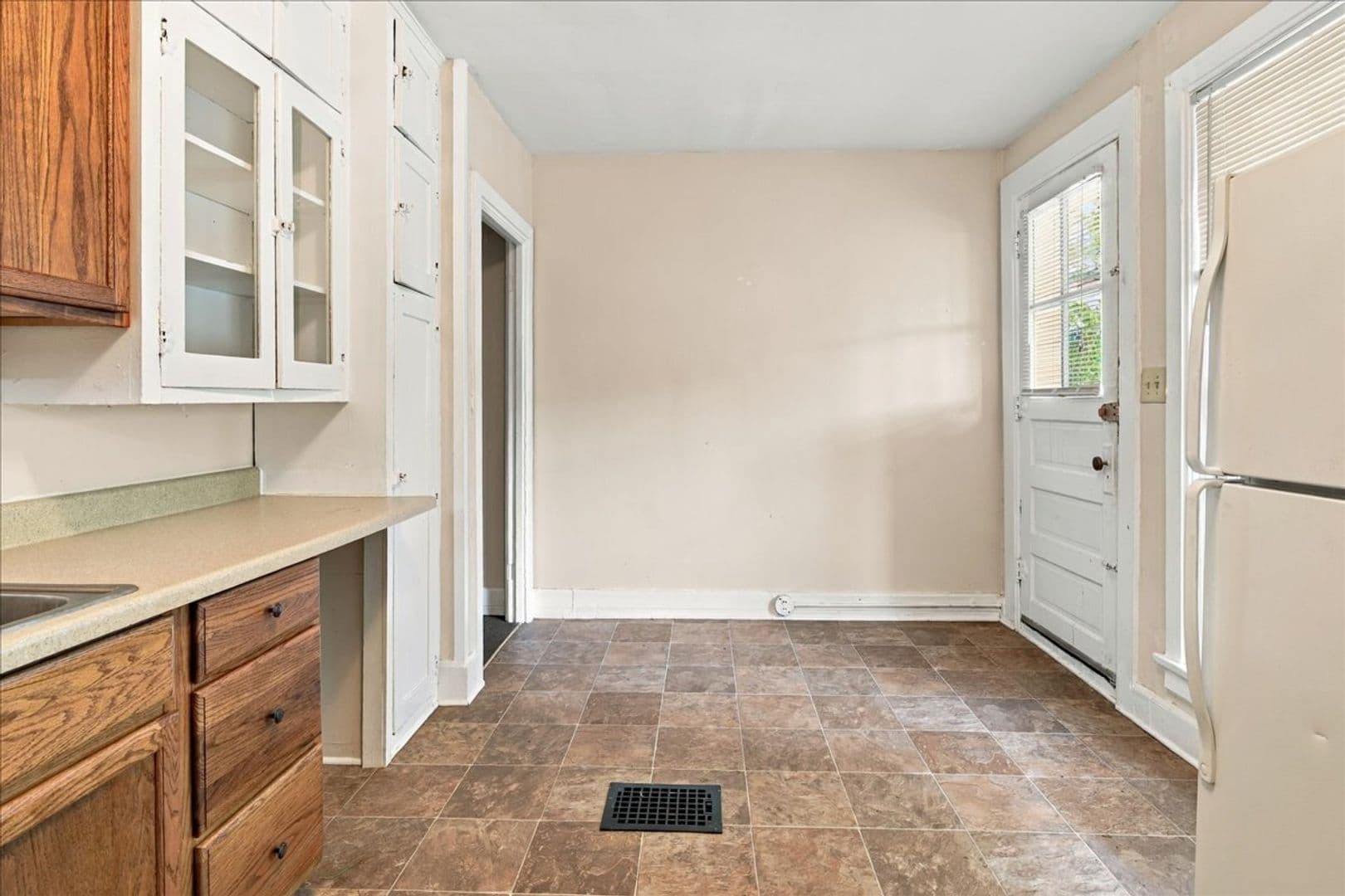 Indianapolis Apartment: 5334 E Washington St - Unit 4