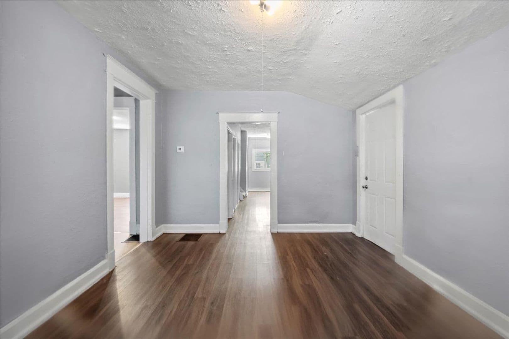 Indianapolis House: 1375 E Minnesota St