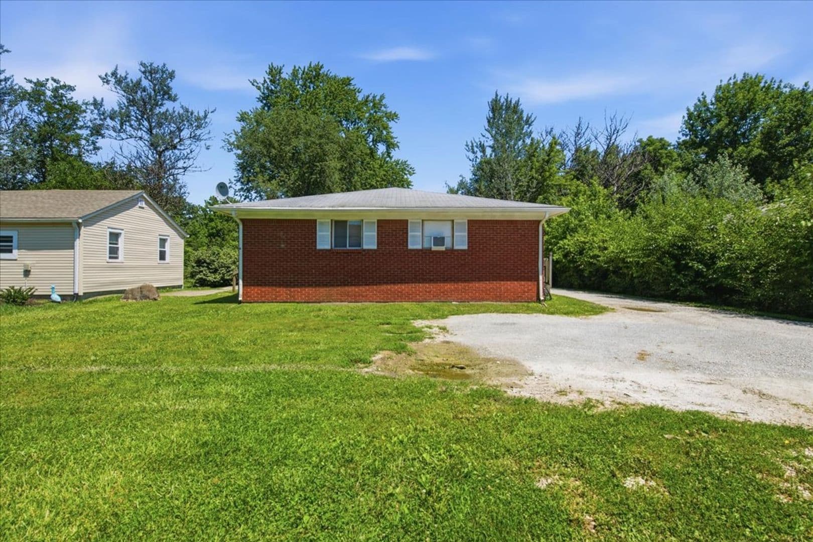 Indianapolis Apartment: 8820 E 45th St