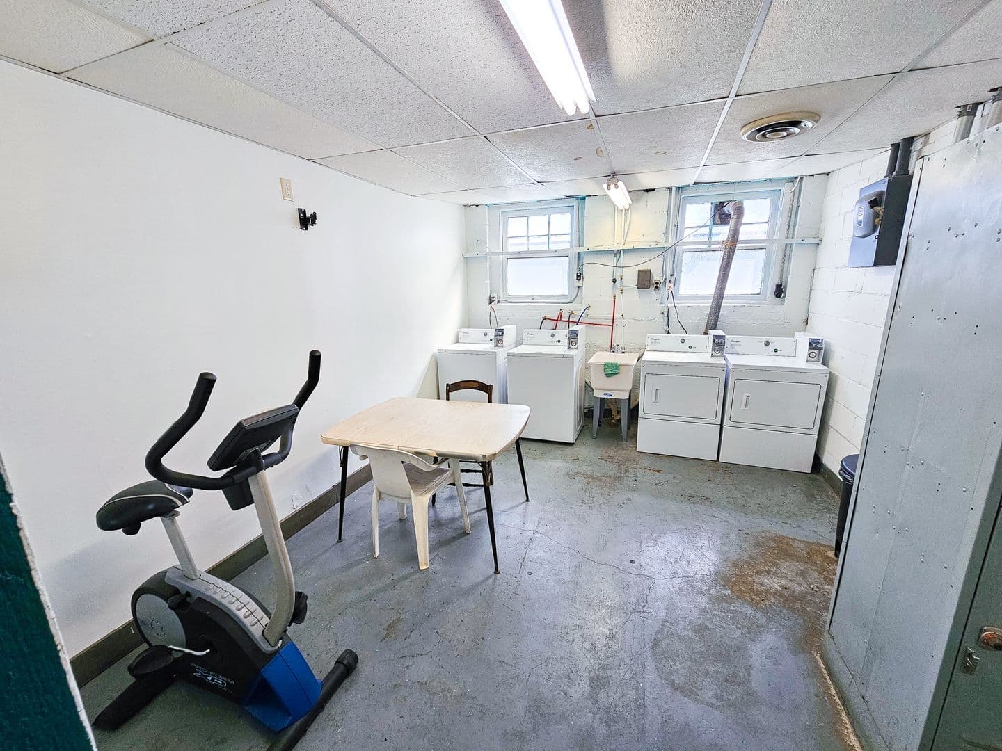 Indianapolis Apartment: 5819 E Washington Unit 14