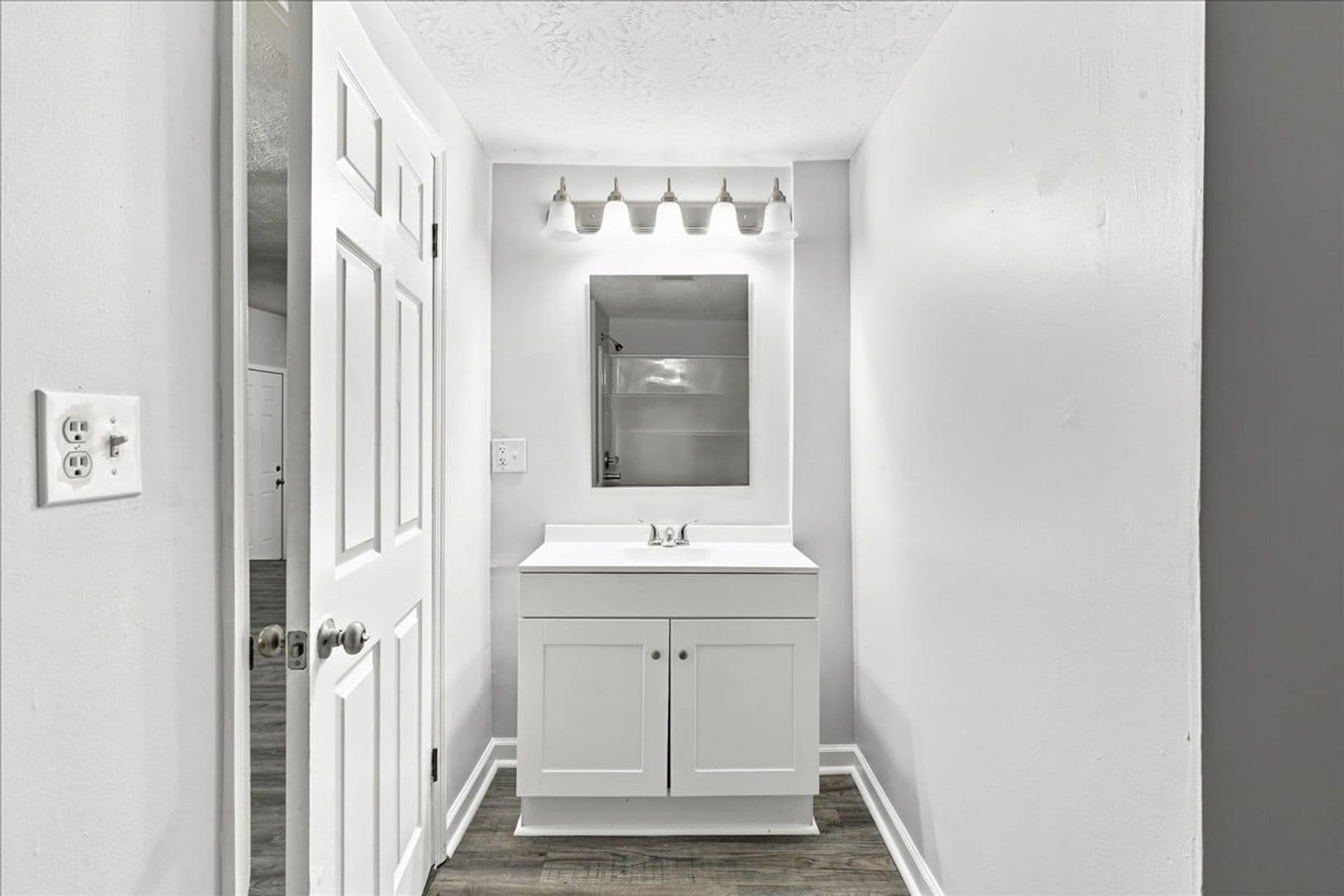 Indianapolis House: 4004 E Michigan St