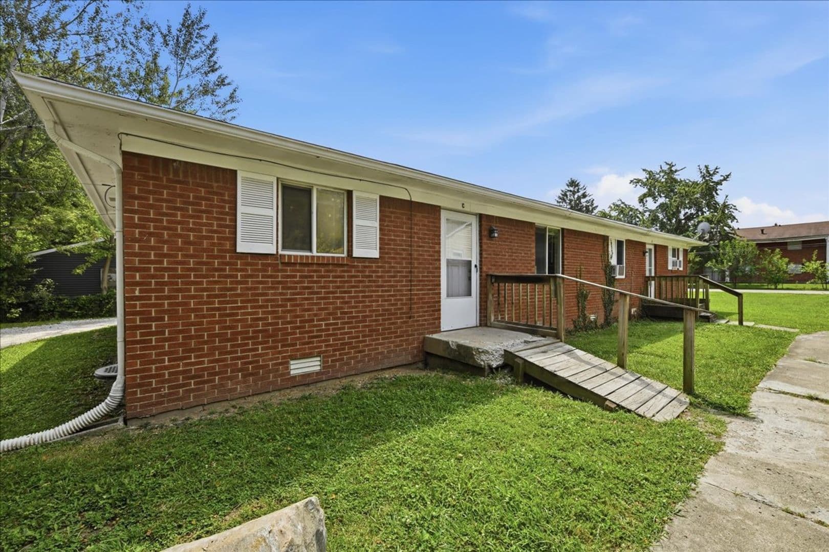 Indianapolis Apartment: 8820 E 45th St