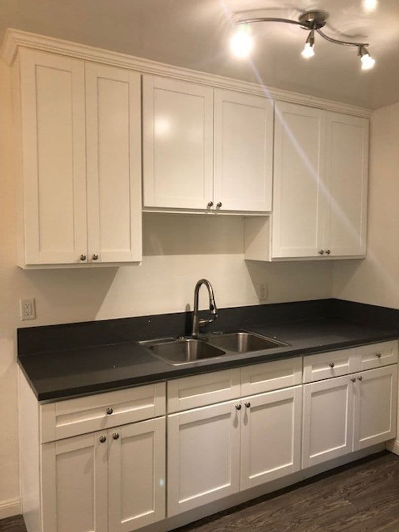 HAWTHORNE Apartment: 4926 W 118TH PLACE