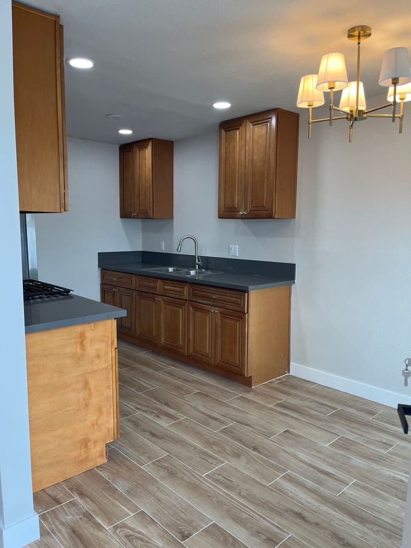 MONTEBELLO Apartment: 862-892 W MINES AVE